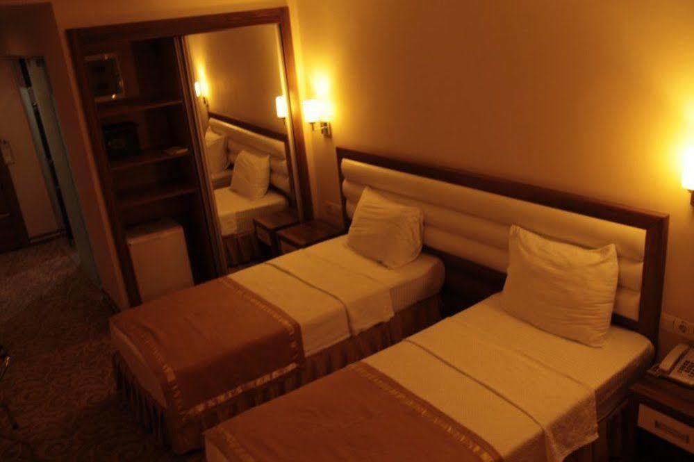 Ozpark Hotel Akşehir Extérieur photo